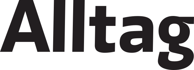 Das Bild zeigt das Wort "Alltag" in fetter, schwarzer Sans-Serif-Schrift auf hellgrauem Hintergrund.